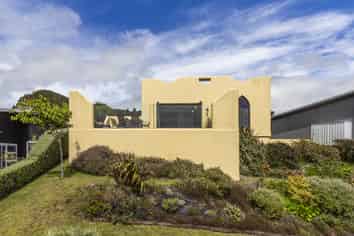 18 Turangitukua Terrace, Whareroa