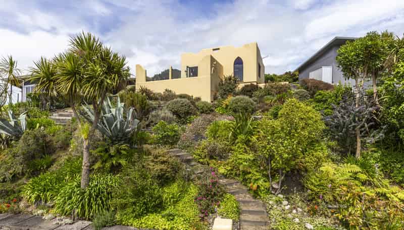 18 Turangitukua Terrace, Whareroa