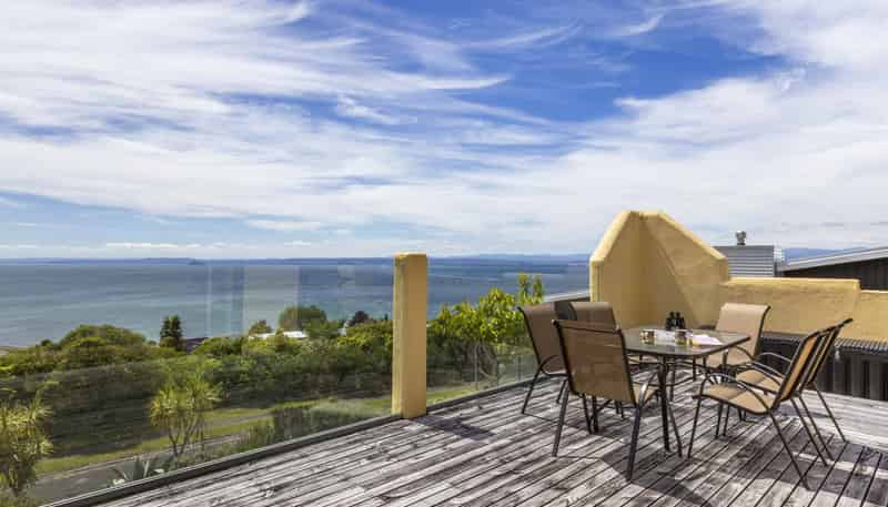 18 Turangitukua Terrace, Whareroa