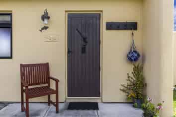 18 Turangitukua Terrace, Whareroa