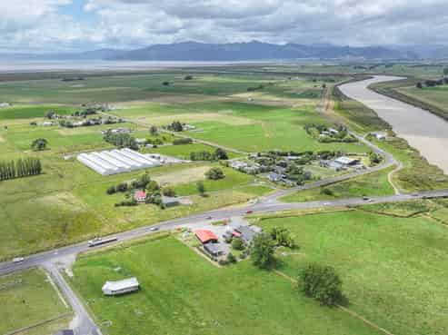1492 State Highway 25, Pipiroa