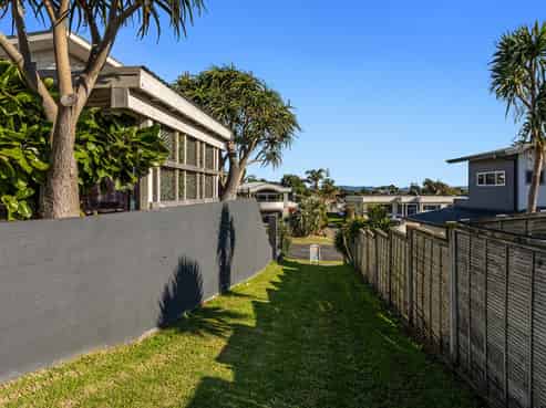 20 Ocean View Road, Coastlands