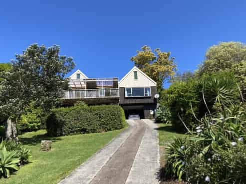 10 Moana Drive, Tanners Point