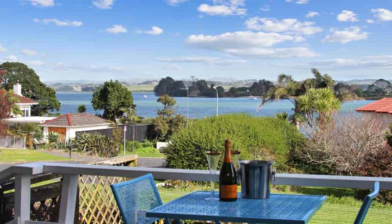 4 Channel View Road, Clarks Beach
