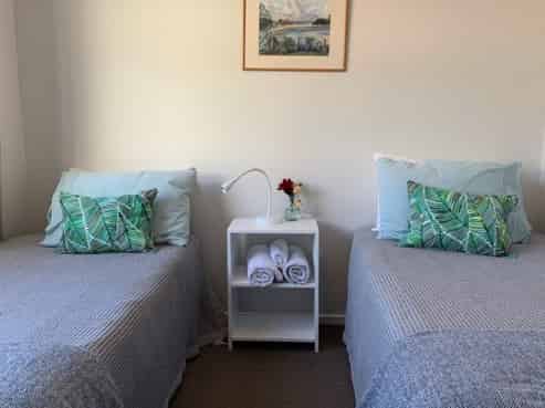 Backpacker Business with Home 