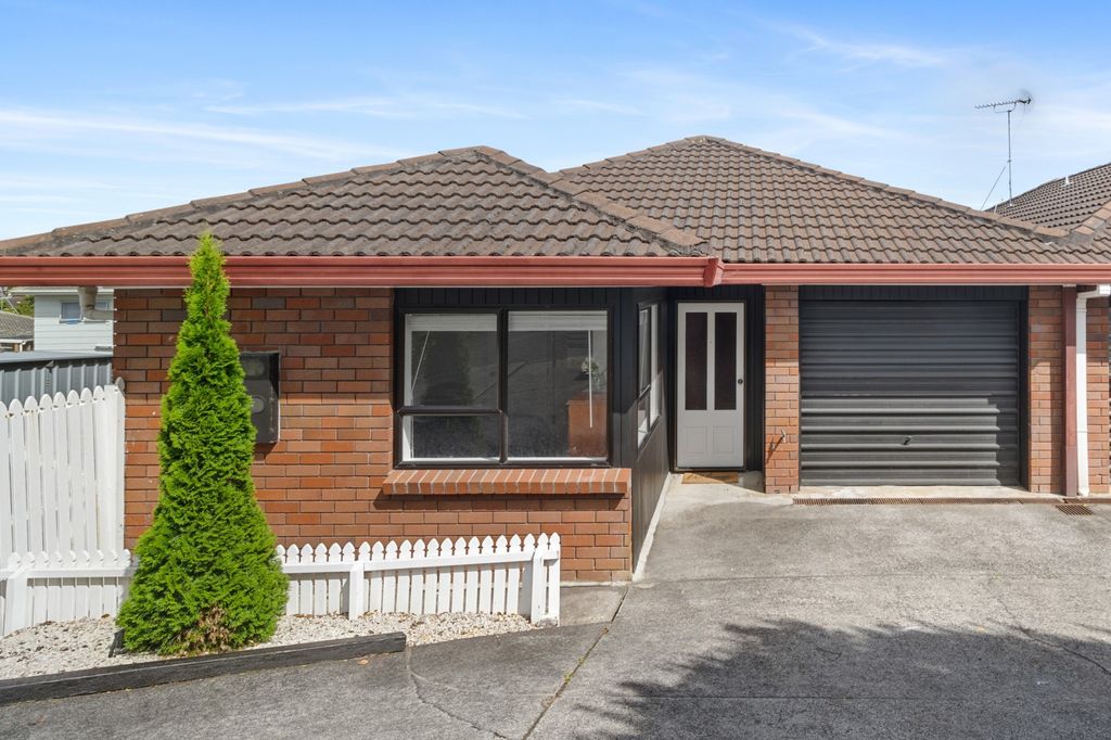 Sold 2/53 Moore Street, Howick realestate.co.nz