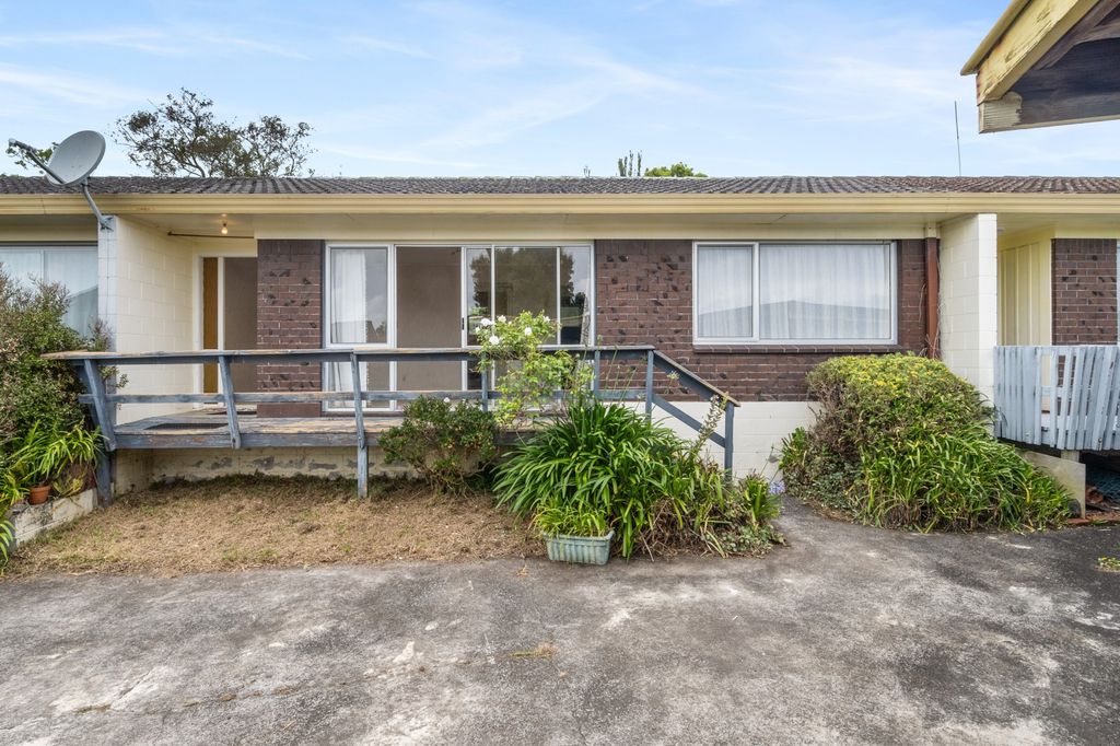 Sold 2/17 Ballater Place, Highland Park realestate.co.nz