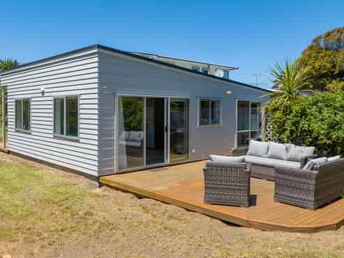 56 Pinedale Crescent, Riversdale Beach