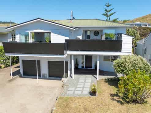 16 Tamarisk Drive, Riversdale Beach