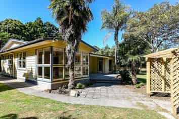 1252 Devon Road, Waitara