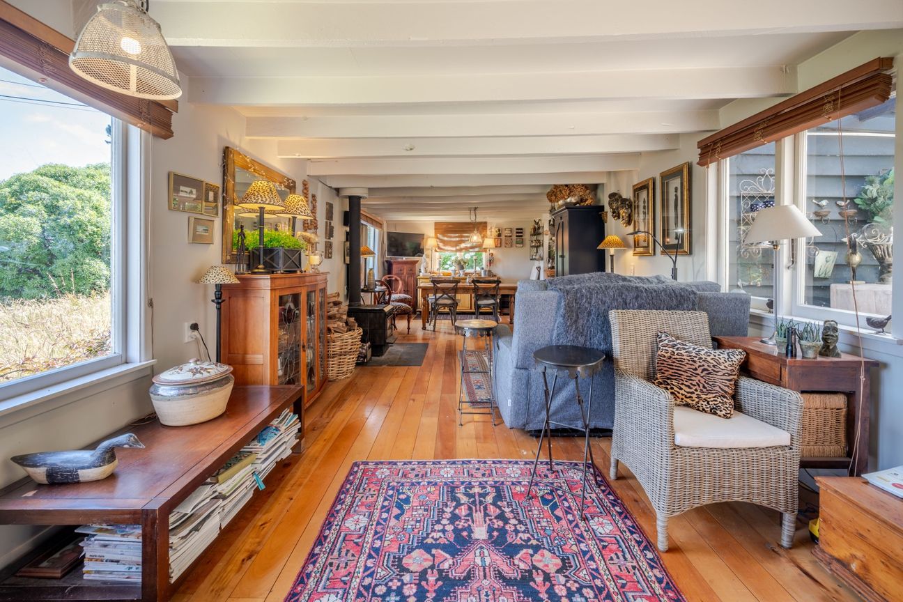 House in Banks Peninsula Community, Akaroa - More