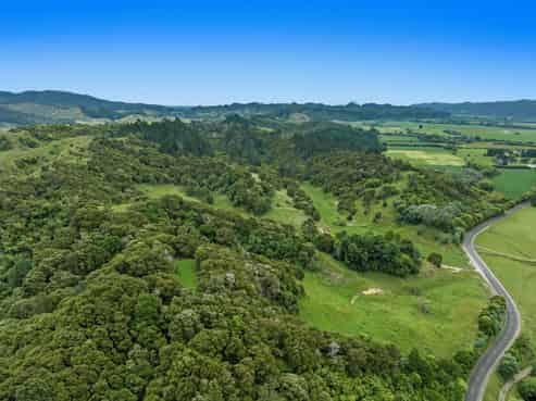 132 Foster Road, Taneatua
