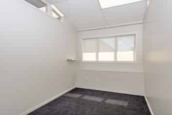 Fully equipped & centrally located
