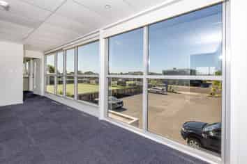 Fully equipped & centrally located