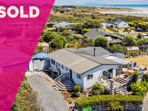 8 Norna Grove, Waikawa Beach