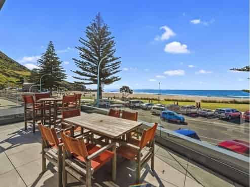 Work & Live In The Stunning Mount!