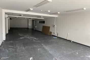 Convenient Multi Use Showroom/Office