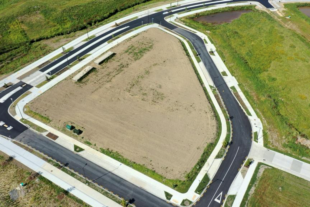 RESIDENTIAL SUPERLOT IN BELLFIELD ESTATE - View 4