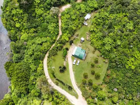 713A Pakihi Road, Toatoa