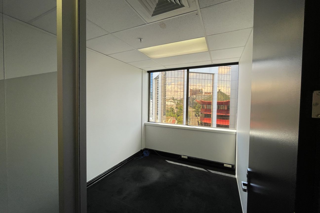 Small & Presentable Office in the CBD - Bild 4