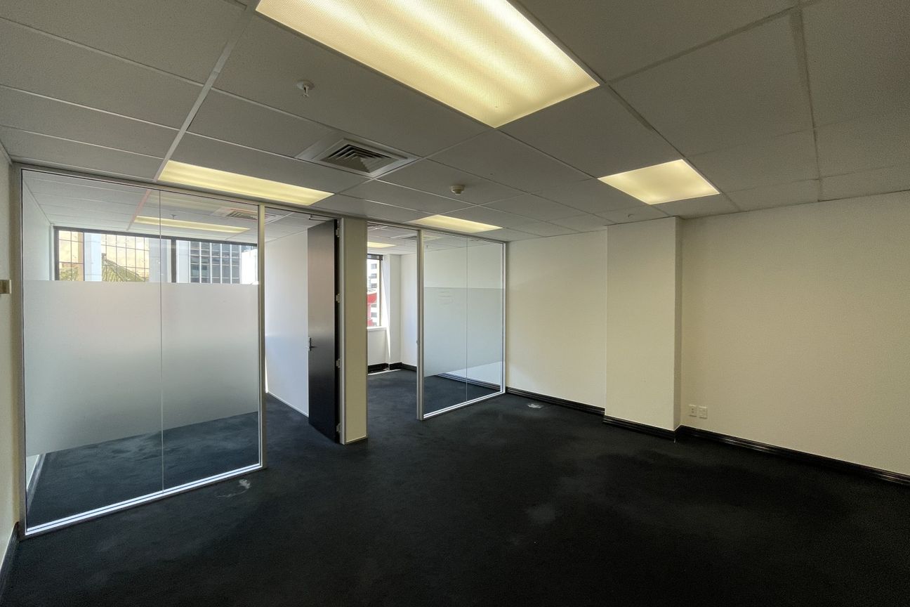 Small & Presentable Office in the CBD - Bild 3