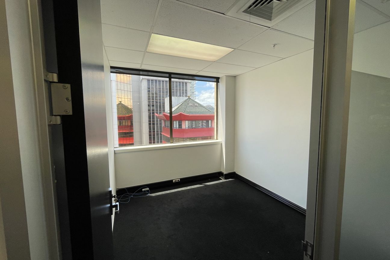 Small & Presentable Office in the CBD - Bild 5