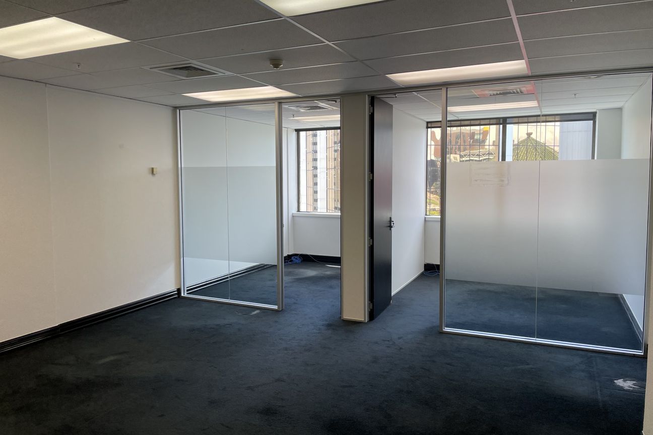 Small & Presentable Office in the CBD - Bild 2