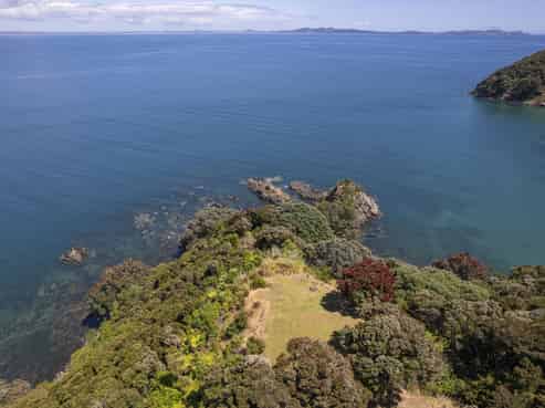 215 Waiaua Road, Hihi