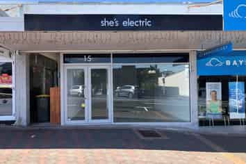 TIDY RETAIL SPACE ON MAIN ROAD
