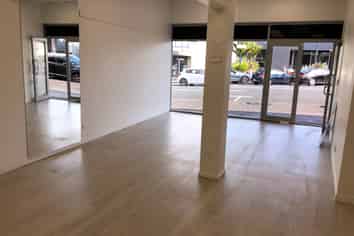 TIDY RETAIL SPACE ON MAIN ROAD
