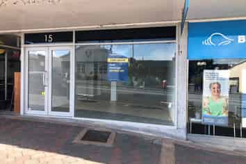 TIDY RETAIL SPACE ON MAIN ROAD
