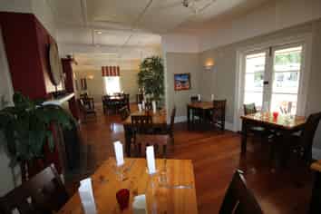 Main avenue position with an award winning tenant