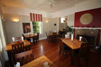 Main avenue position with an award winning tenant