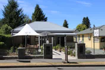 Main avenue position with an award winning tenant