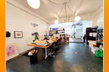 Warehouse with 2 Roller Doors