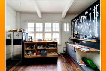 Warehouse with 2 Roller Doors