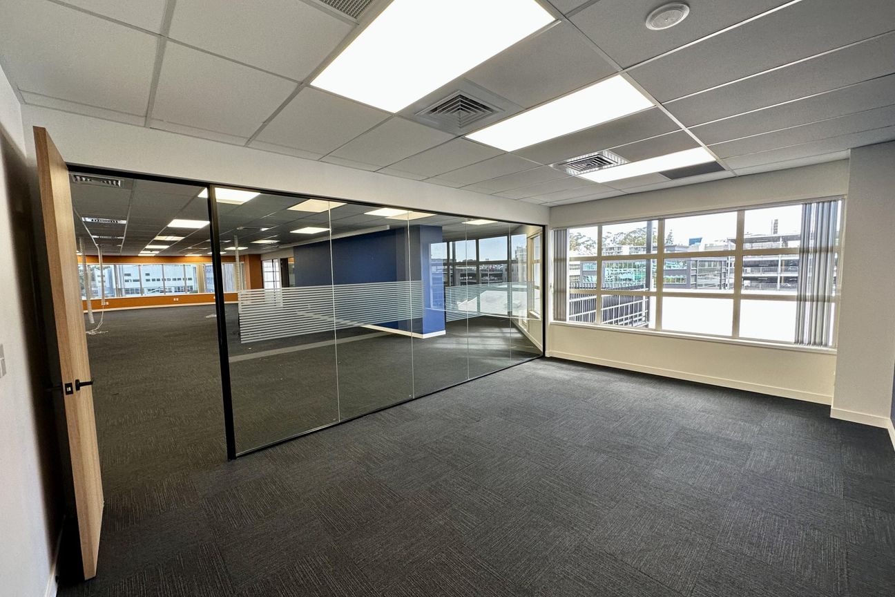 High functioning Newmarket office - Vista 3