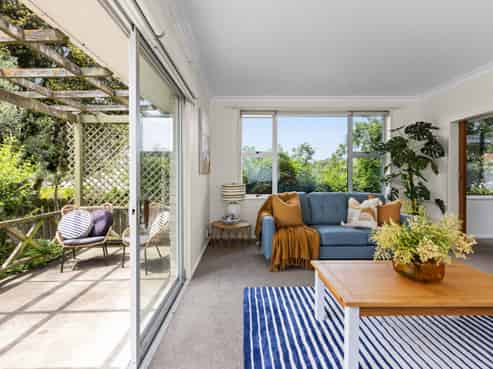332 Clifton Road, Te Awanga