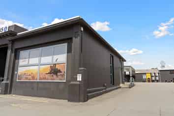 514m2* Gym with Consulting Rooms
