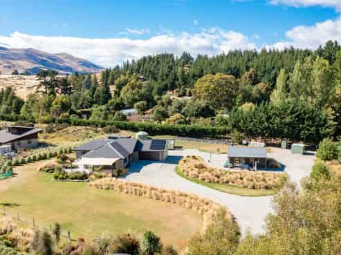 22 Long Grass Place, Hawea Flat