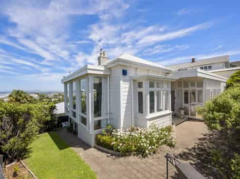 18 Lighthouse Road, Napier Hill