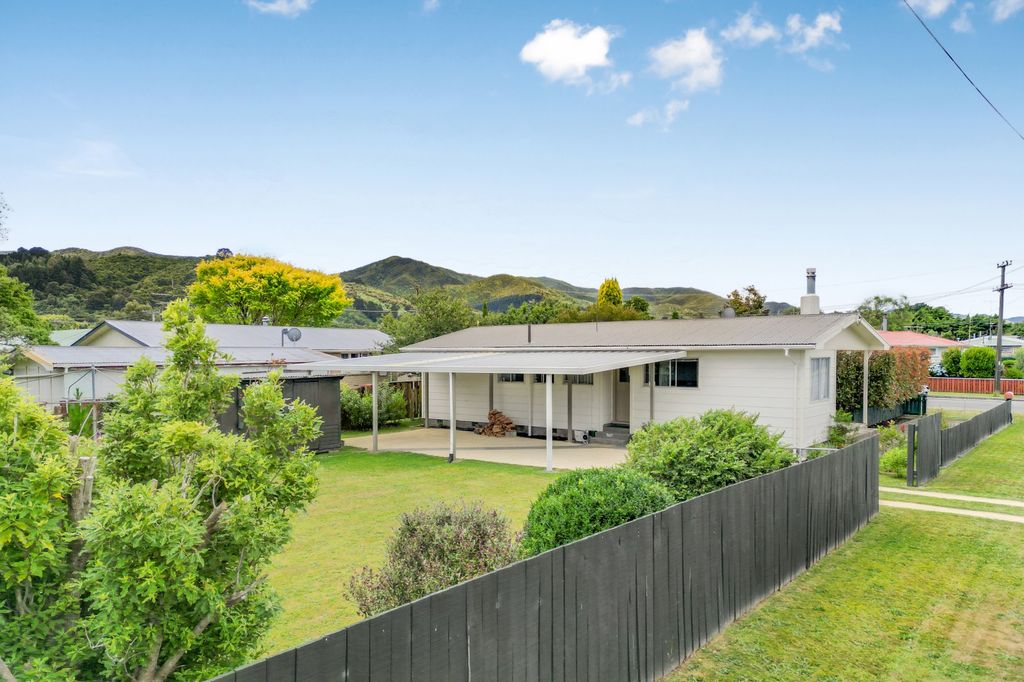 Sold 76 Brandon Street, Featherston realestate.co.nz