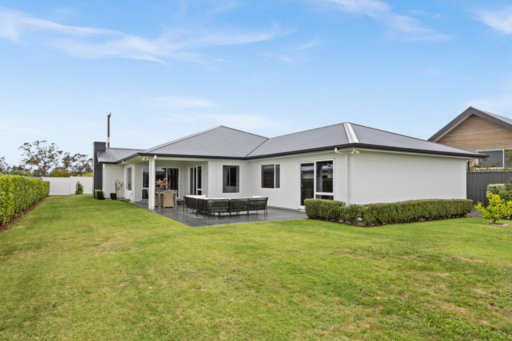 Sold 145 Arataki Road, Havelock North realestate.co.nz