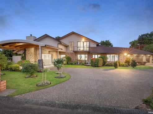 12 Glencairn Place, Buckland