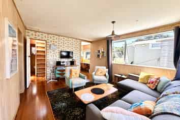 8 Second Avenue, Urenui