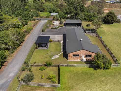11A Higginson Road, Ngahinapouri