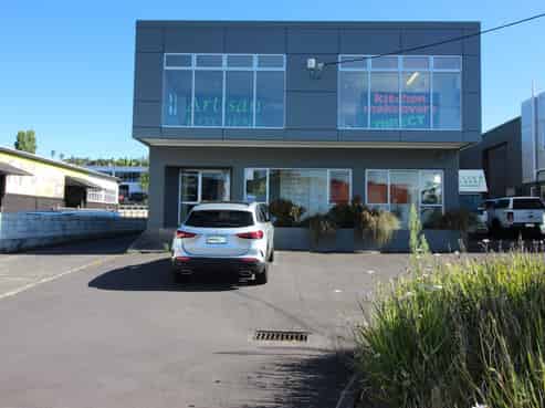 Road front industrial opportunity