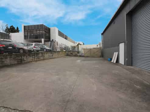 Road front industrial opportunity