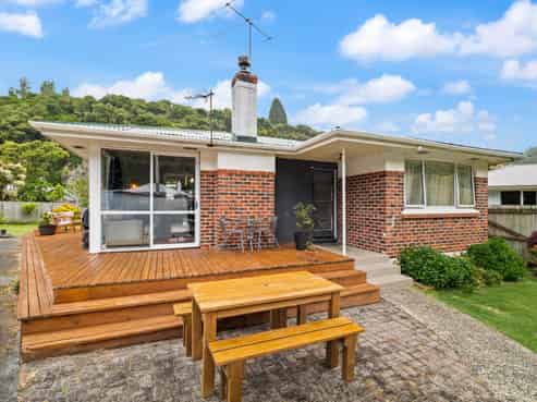 12 Mcglashan Street, Glenleith