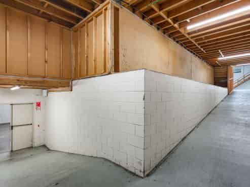 Standalone Road Front Warehouse